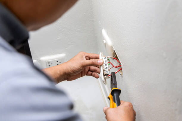 Best Emergency Electrical Repair  in Grants Pass, OR